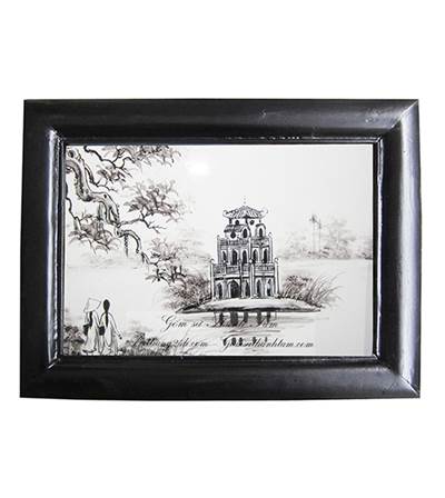 Tranh sứ phong cảnh Hồ Gươm màu đen trắng vẽ tỉ mỉ