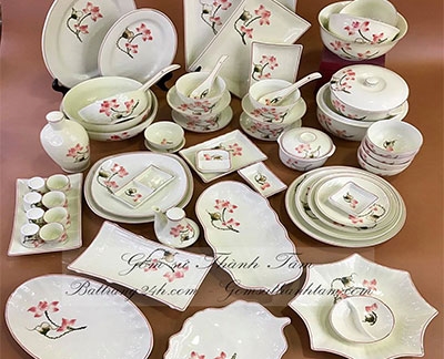 Danh sách 50 mẫu bát đĩa sứ vẽ hoa văn đẹp nhất tại Bát Tràng bạn không thể bỏ qua