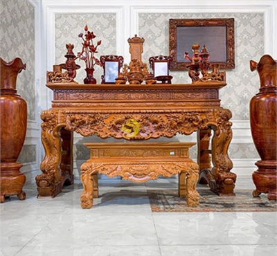 Tầm quan trọng của bàn cúng cơm bằng gỗ trong thờ cúng