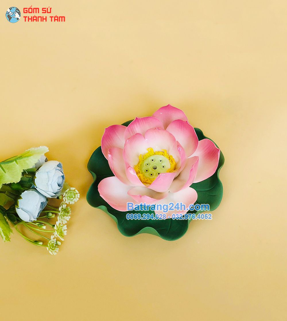 Hoa sen bằng sứ màu hồng gốm Bát Tràng decor đẹp mắt