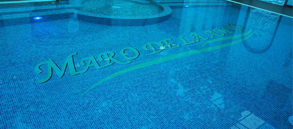 gạch mosaic gốm sứ bát tràng trang trí hoa văn bể bới