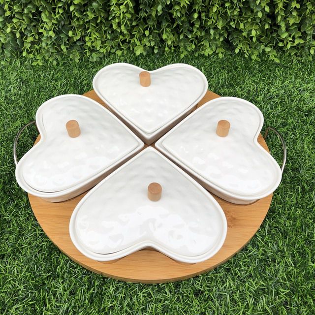 Bộ khay đựng bánh kẹo tết bằng sứ trắng 4 chi tiết hình trái tim