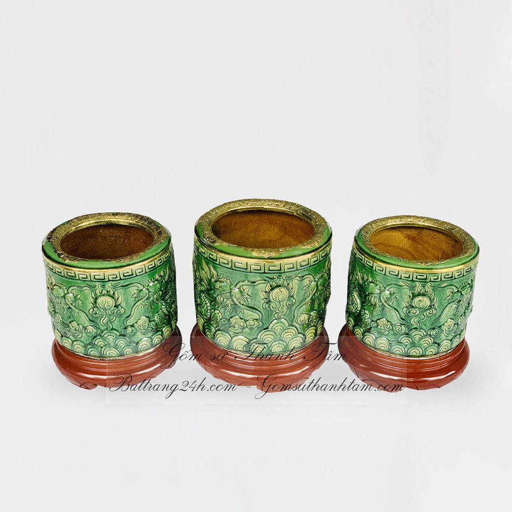 Giá thành bát hương men xanh ngọc lục bảo hàng nghệ nhân Trần Độ gốm sứ Bát Tràng cao cấp, chính hãng có chân đế gỗ hương đi kèm, hoa văn đẹp mắt