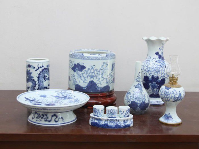 Bình hoa là sản phẩm không thể thiếu trong bộ đồ thờ