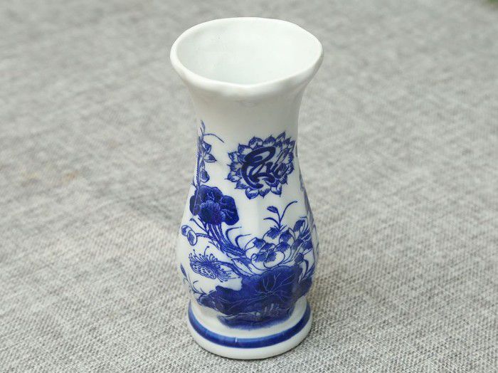 Bình hoa cúng men lam