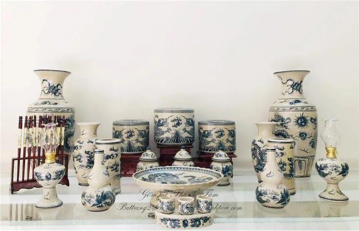 Bộ đồ thờ men rạn cổ đắp nổi Bộ đồ thờ men rạn cổ đắp nổi