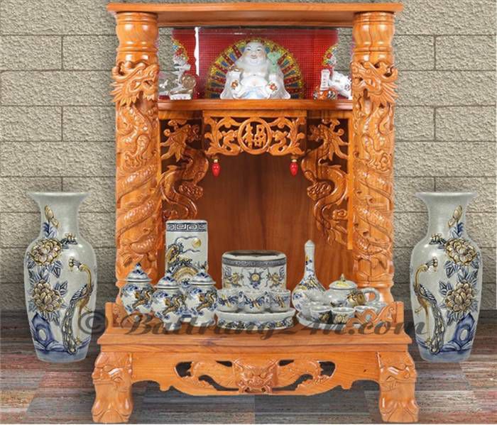 Bàn thờ Thần Tài có màu gỗ tự nhiên - gia công tỉ mỉ Bàn thờ Thần Tài có màu gỗ tự nhiên - gia công tỉ mỉ
