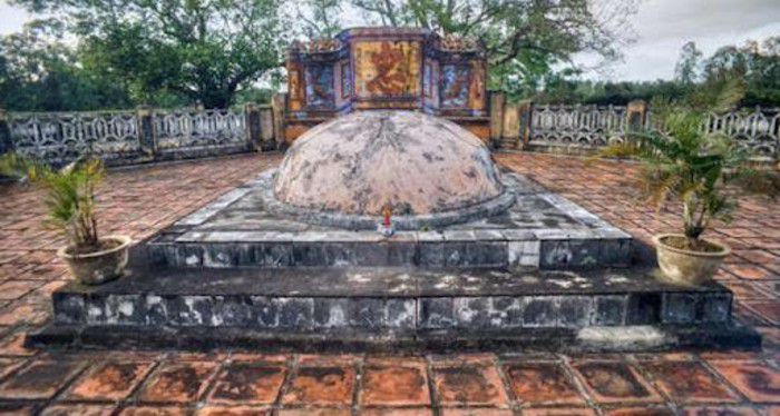 Hãy quan tâm đến thế đất trong phong thủy mộ trạch để con cháu được êm ấm Hãy quan tâm đến thế đất trong phong thủy mộ trạch để con cháu được êm ấm