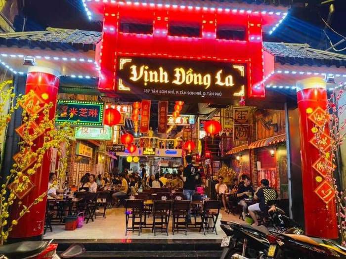 Tranh trang trí quán ăn vặt phong cách Hồng Kông