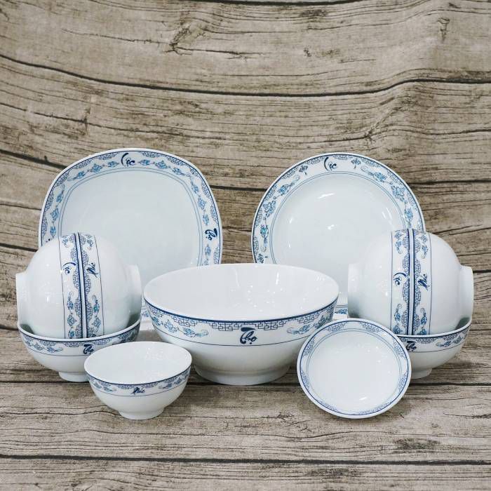 Bát đĩa Bát Tràng có độ bền cao, rất khó sứt mẻ Bát đĩa Bát Tràng có độ bền cao, rất khó sứt mẻ