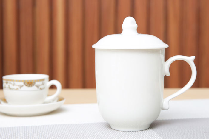 Ly sứ 500ml với kiểu dáng sang trọng và tinh tế, thích hợp dùng để uống trà