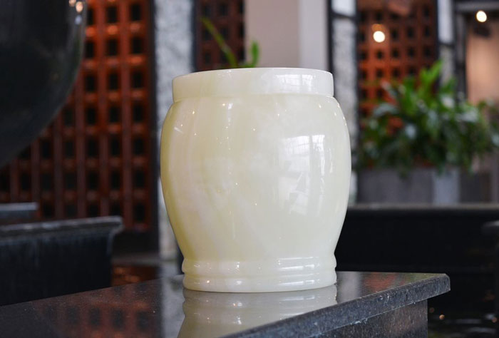 Mơ thấy hủ đựng tro cốt màu trắng, điểu này ám chỉ trắng bạn đã đánh mất vẻ trong sáng, ngây thơ Mơ thấy hủ đựng tro cốt màu trắng, điểu này ám chỉ trắng bạn đã đánh mất vẻ trong sáng, ngây thơ