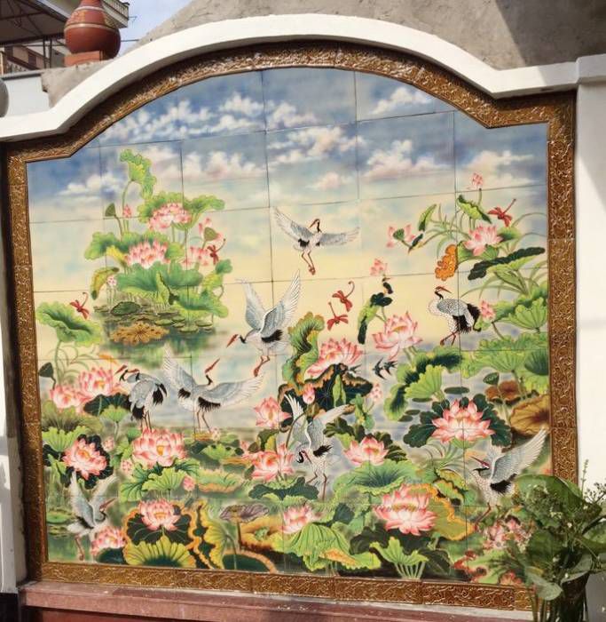 Tranh sứ vẽ trơn gắn tường Bát Tràng - Tác phẩm tỉ mì, kỳ công của làng gốm Tranh sứ vẽ trơn gắn tường Bát Tràng - Tác phẩm tỉ mì, kỳ công của làng gốm