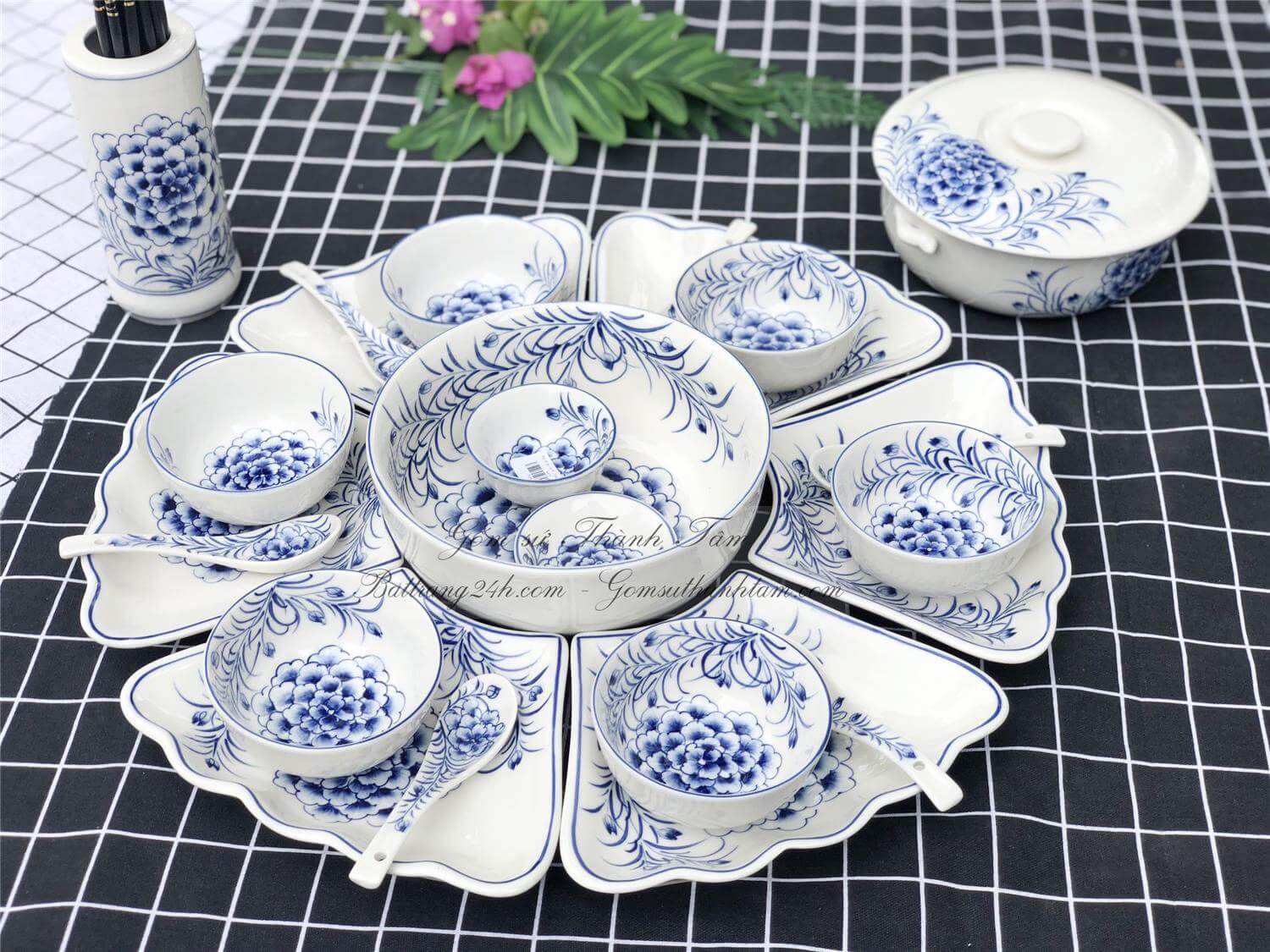 Mua bộ bát đĩa gốm sứ cao cấp để bàn ăn đẹp dùng trong gia đình, bộ bát đĩa gốm sứ Bát Tràng cao cấp chất lượng tốt nhất